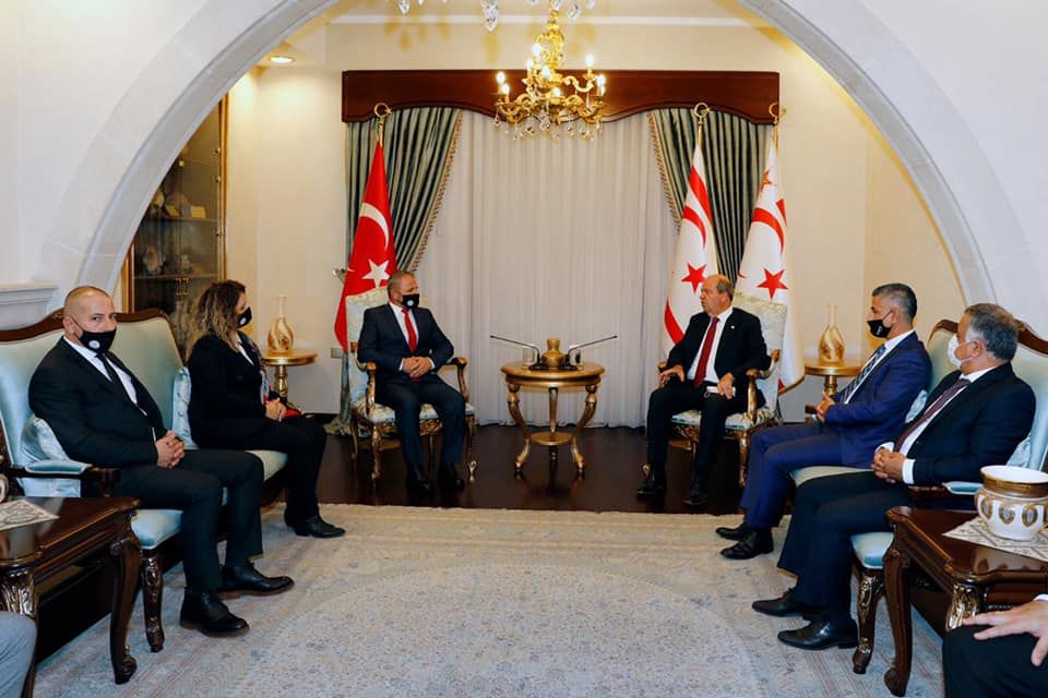 KKTC Cumhurbaşkanlığı - Cumhurbaşkanı Ersin Tatar, DAÜ Per-Sen Başkanı Erdal Altun ve yönetim kurulu üyelerini kabul etti.