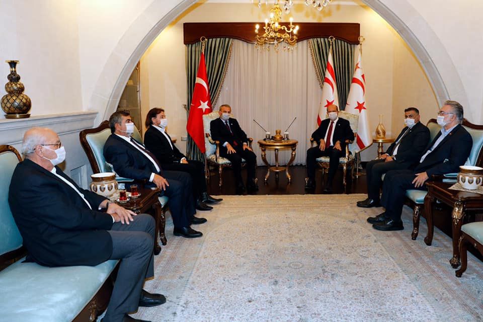 KKTC Cumhurbaşkanlığı - Cumhurbaşkanı Ersin Tatar, Vakıflar İdaresi Başkanı Mustafa Gökmen ve yönetim kurulu üyelerini kabul etti
