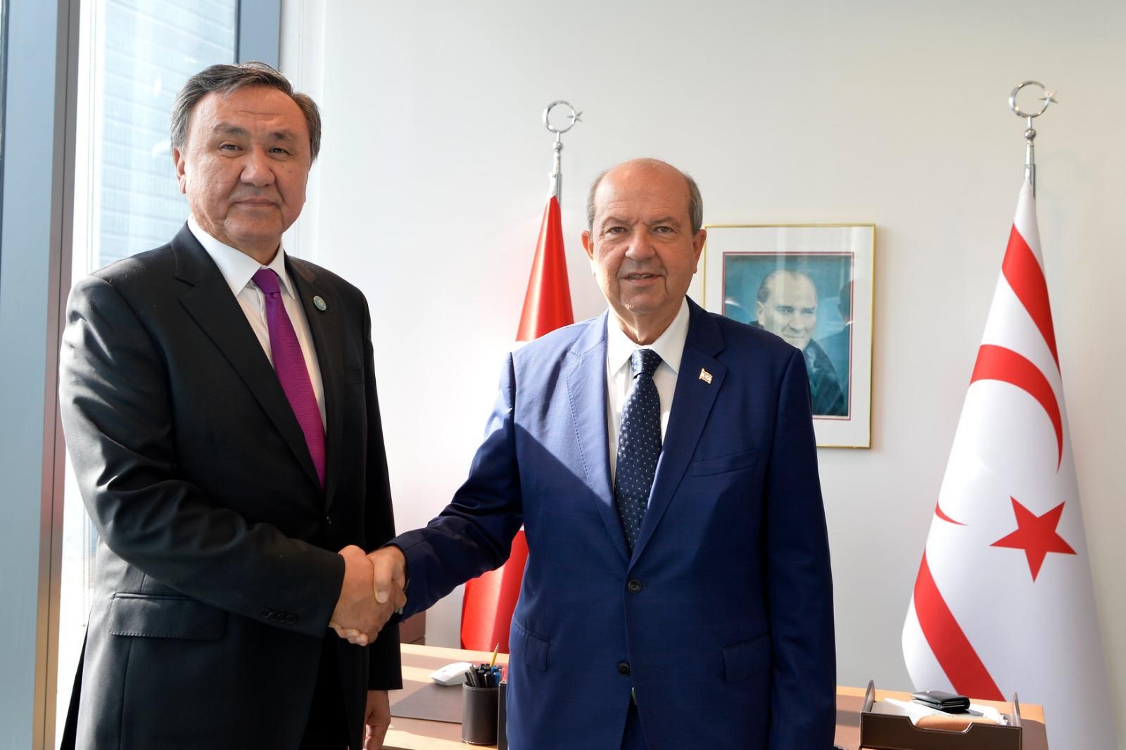 KKTC Cumhurbaşkanlığı - New York’ta bulunan Cumhurbaşkanı Ersin Tatar, Türk Devletleri Teşkilatı Genel Sekreteri Kubaniçbek Ömüraliyev’i kabul etti